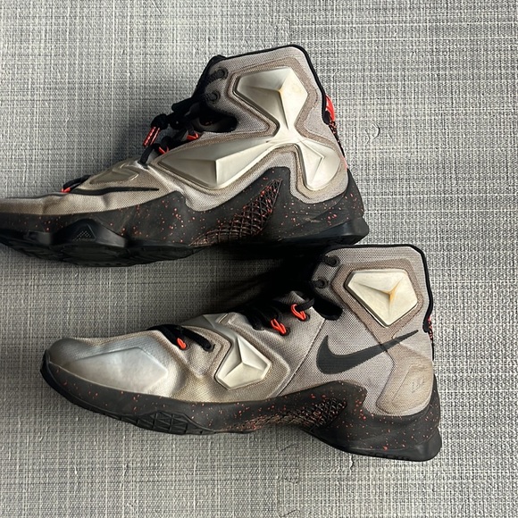 Nike Lebron Metallic Silver Black Grey 807219-003 shoe main image 8
